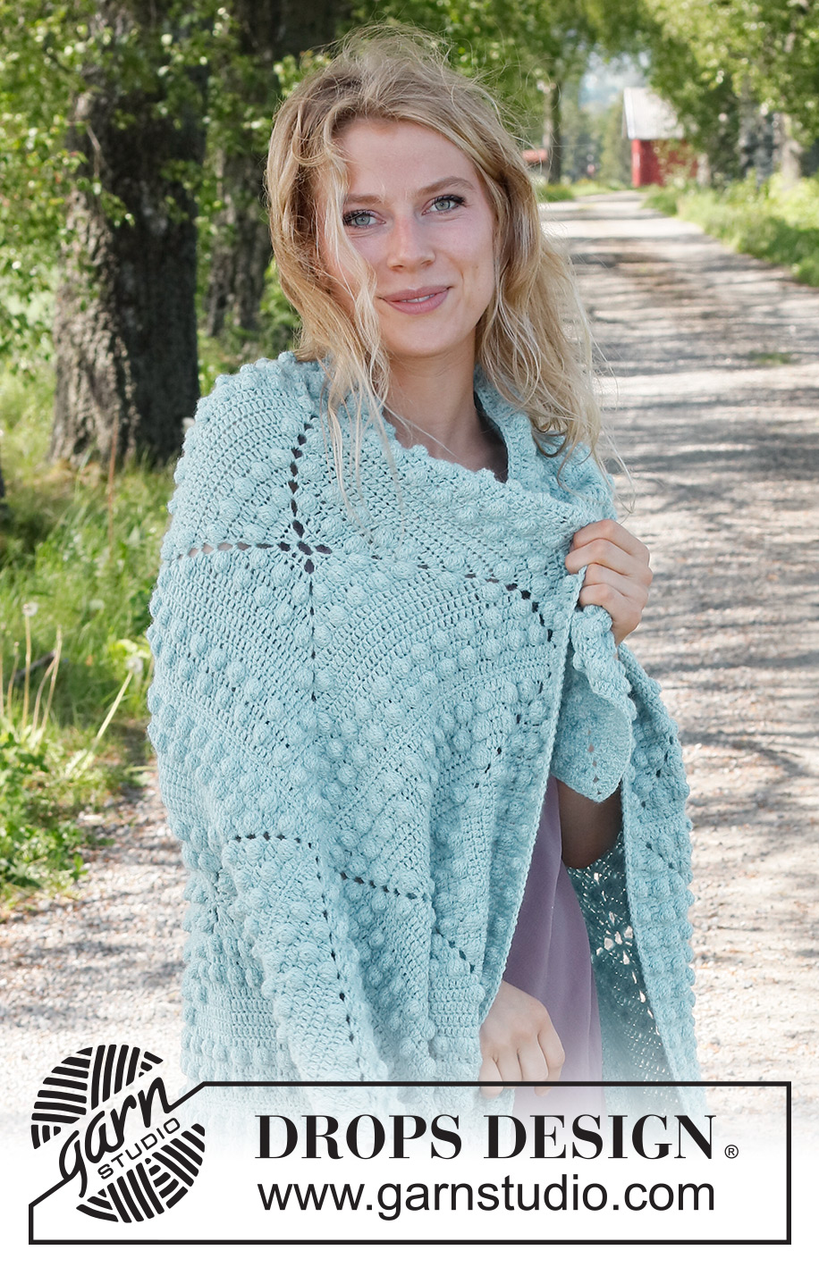 Rain Puddles / DROPS 229-6 - Hæklet plaid med bobler i DROPS Sky. Arbejdet hækles i ruder fra midten og ud.