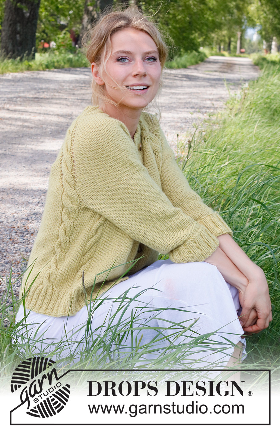 Nature Lyrics Cardigan / DROPS 230-11 - Strikket cardigan i 2 tråde DROPS Alpaca. Arbejdet strikkes oppefra og ned med raglan, dobbelt halskant og snoninger. Størrelse S - XXXL.