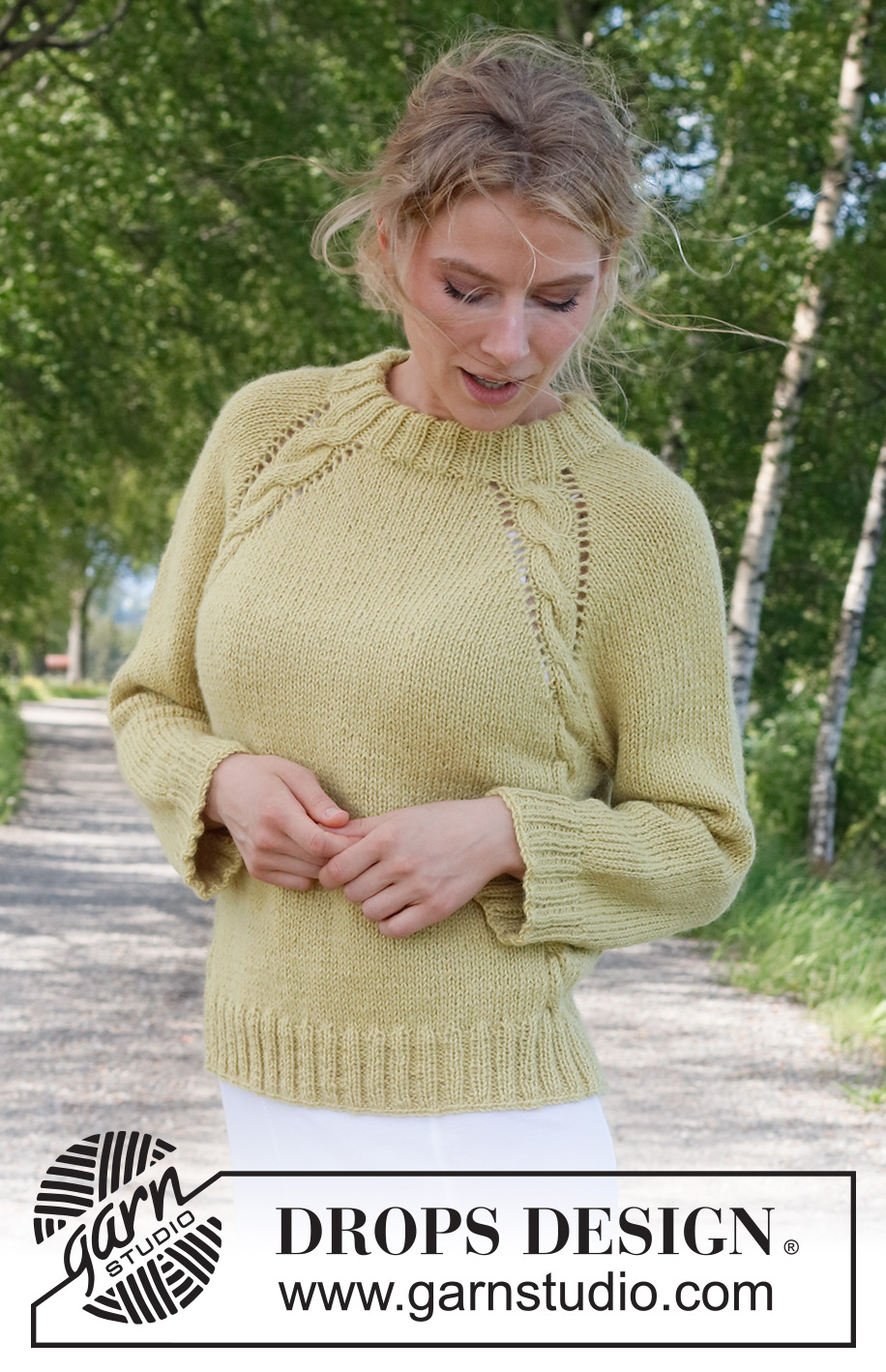 Nature Lyrics / DROPS 230-12 - Strikket bluse i 2 tråde DROPS Alpaca. Arbejdet strikkes oppefra og ned med raglan, dobbelt halskant og snoninger. Størrelse S - XXXL.
