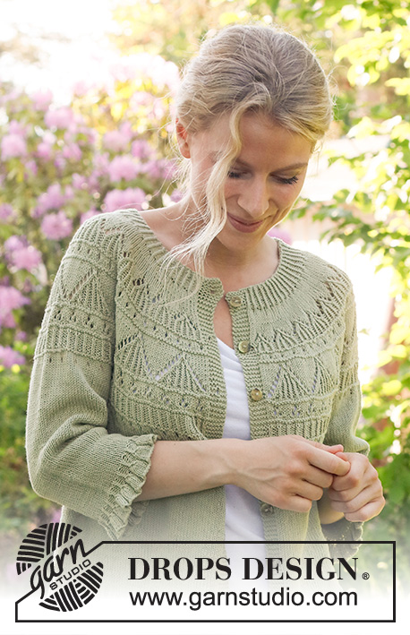 Treasure Hunt Cardigan / DROPS 230-22 - Gestrickte Jacke in DROPS Safran. Die Arbeit wird von unten nach oben mit Rundpasse, Lochmuster und ¾ langen Ärmeln mit Rüschen / Volants gestrickt. Größe S - XXXL.