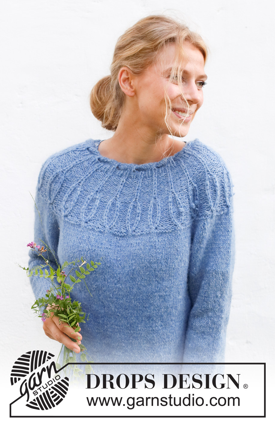 Blue Peacock / DROPS 230-29 - Strikket bluse i DROPS Air. Arbejdet strikkes oppefra og ned med patent og rundt bærestykke. Størrelse S - XXXL.
