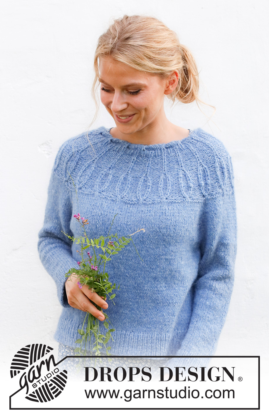 Blue Peacock / DROPS 230-29 - Strikket bluse i DROPS Air. Arbejdet strikkes oppefra og ned med patent og rundt bærestykke. Størrelse S - XXXL.