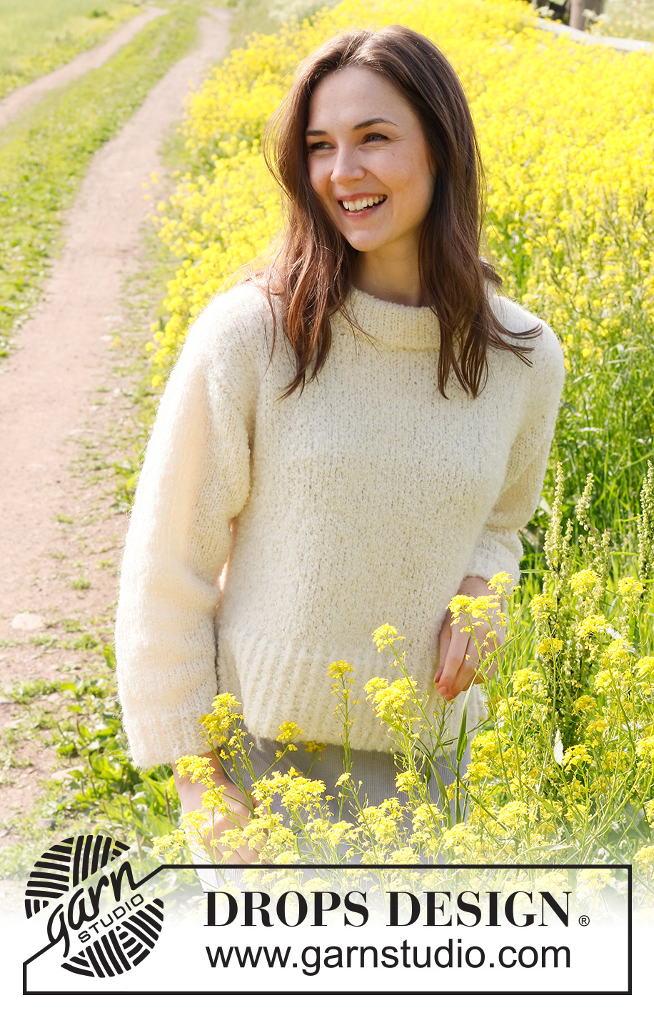 White Dandelion / DROPS 230-31 - Strikket bluse i DROPS Alpaca Bouclé og DROPS Kid-Silk. Arbejdet strikkes nedefra og op i glatstrik og slids i siderne. Størrelse S - XXXL.
