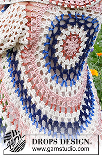 Summer Sunset / DROPS 230-33 - Heklet sirkeljakke i DROPS Paris. Arbeidet hekles med striper og hullmønster. Størrelse S - XXXL.