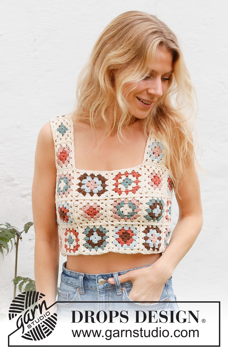 Woodstock Weekend / DROPS 231-31 - Gehaakte top met oma-vierkanten in DROPS Safran. Maten S - XXXL.