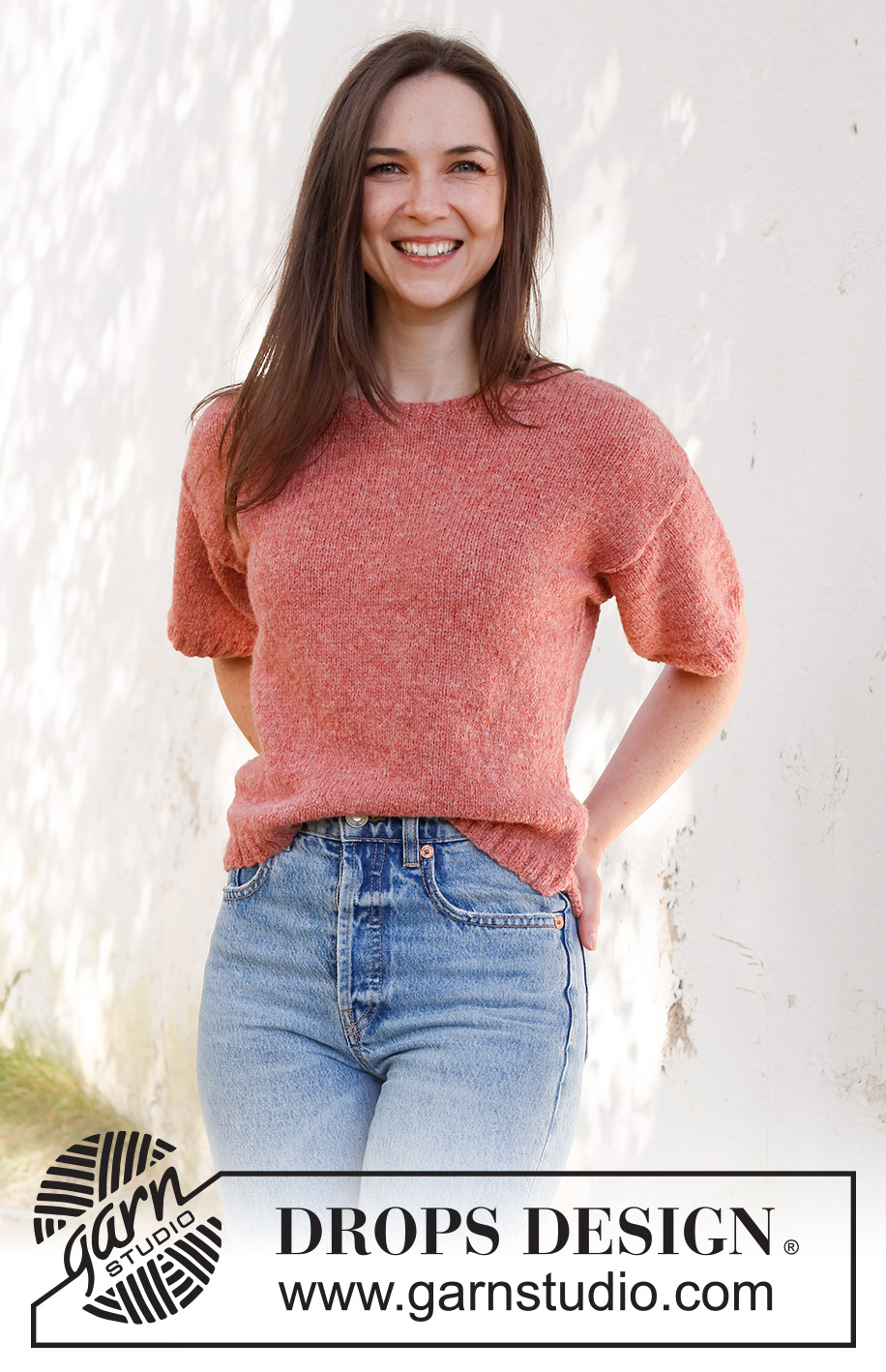 Cranberry Smoothie / DROPS 231-32 - Knitted top /T-shirt in DROPS Sky. The piece is worked bottom up with short sleeves. Sizes S - XXXL.