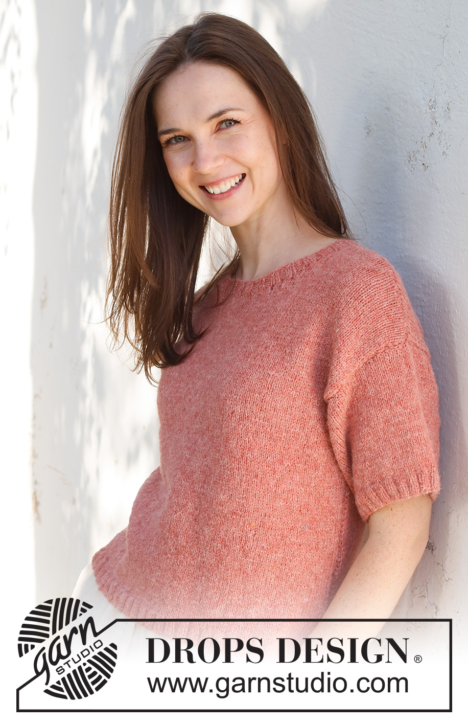 Cranberry Smoothie / DROPS 231-32 - Knitted top /T-shirt in DROPS Sky. The piece is worked bottom up with short sleeves. Sizes S - XXXL.