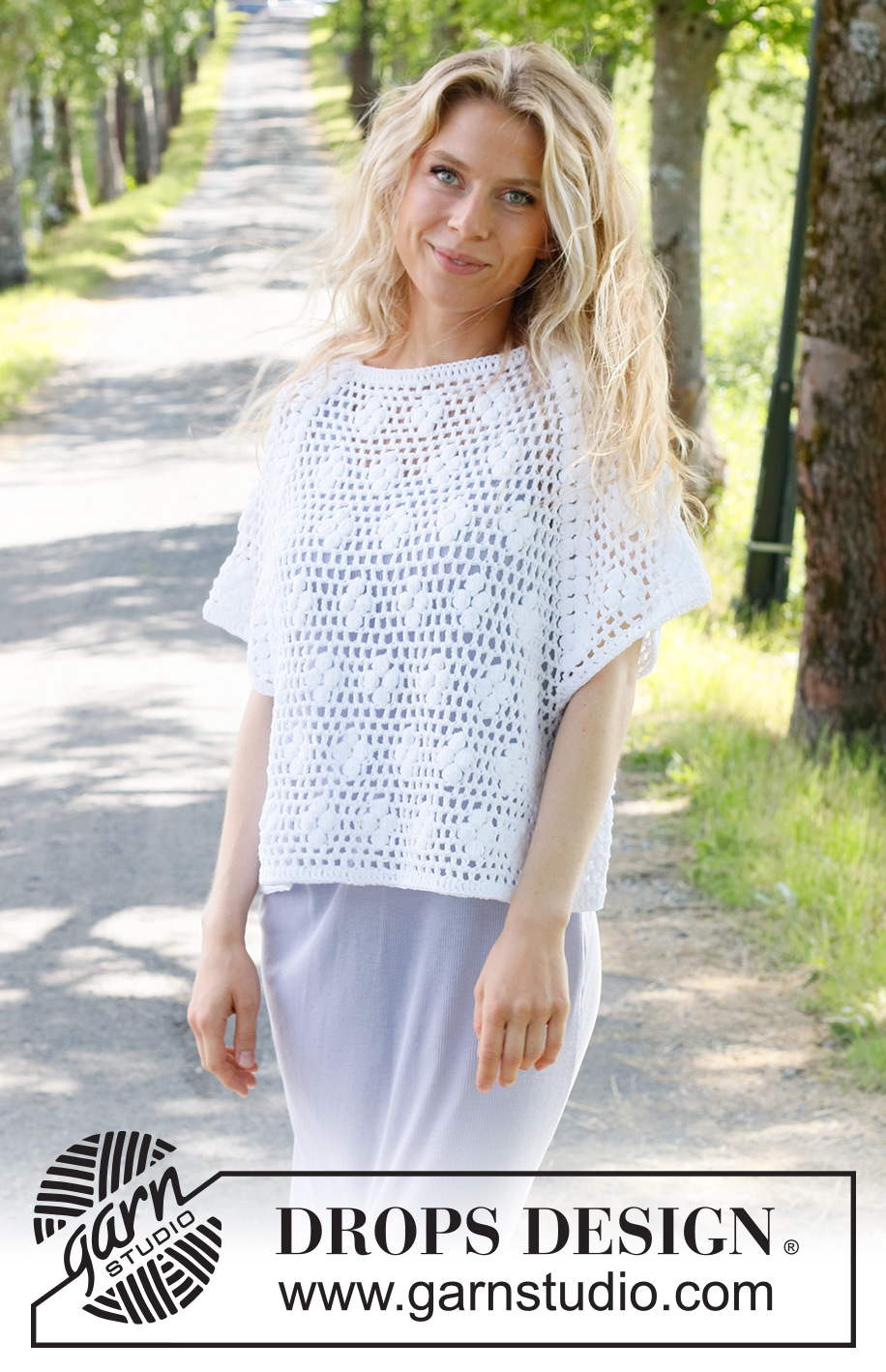 Frosted Daisies / DROPS 231-38 - Crocheted top / t-shirt in DROPS Belle. Piece is crocheted top down with raglan, lace pattern and bobbles. Size: S - XXXL