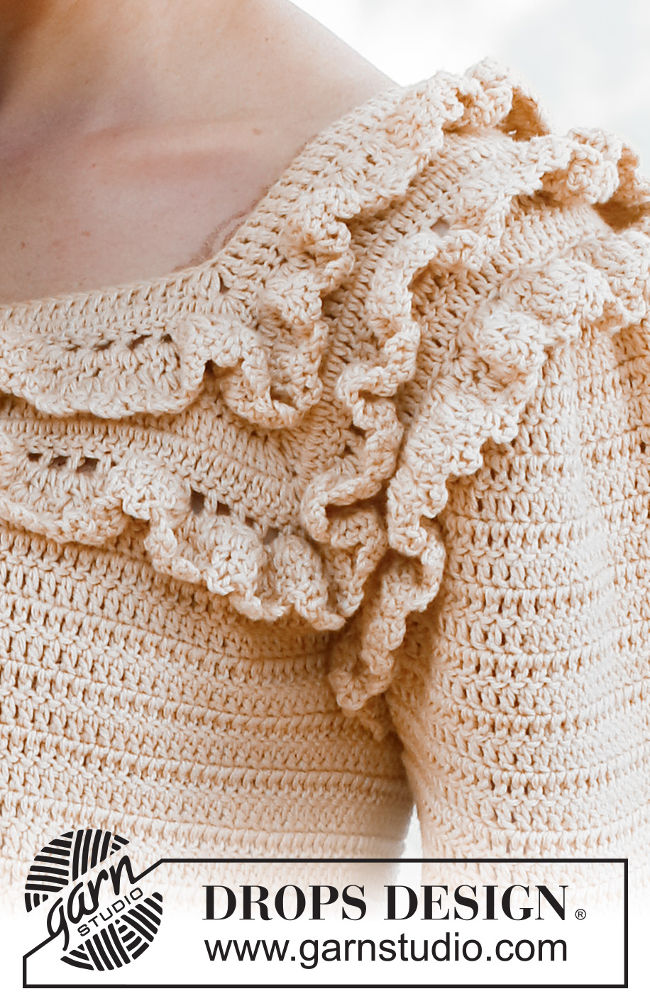 Caramel Drizzle / DROPS 231-42 - Crocheted jacket with short sleeves in DROPS Safran. The piece is worked from the top down, with raglan and flounces. Sizes S – XXXL.