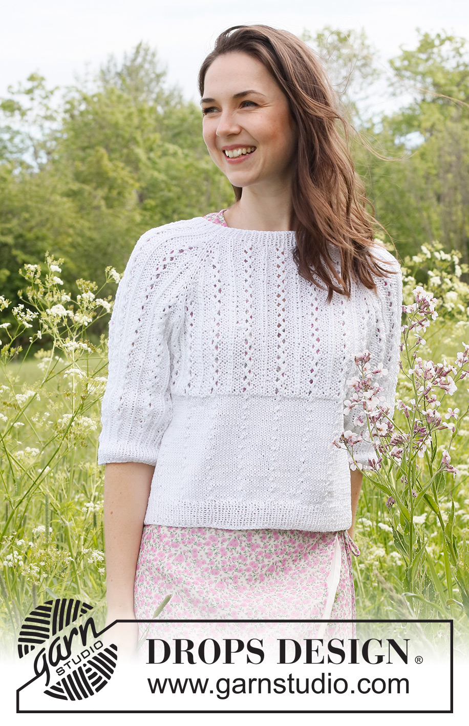 Lost in Summer Sweater / DROPS 231-49 - Stickad tröja i DROPS Muskat. Arbetet stickas uppifrån och ner med raglan, hålmönster och ¾ långa ärmar. Storlek S - XXXL.