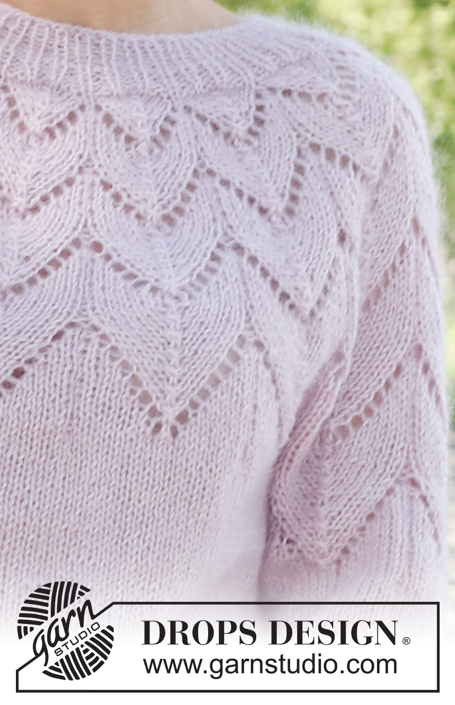 Wishing Well / DROPS 231-9 - Knitted jumper in DROPS Alpaca and DROPS Kid-Silk. The piece is worked top down with round yoke and lace pattern. Sizes S - XXXL.
