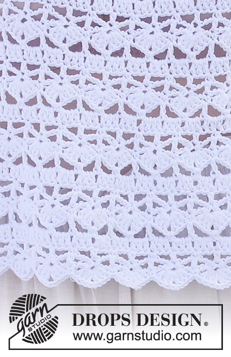 Wind Song / DROPS 232-19 - Crocheted top in DROPS Muskat. Piece is crocheted top down with round yoke and lace pattern. Size: S - XXXL
