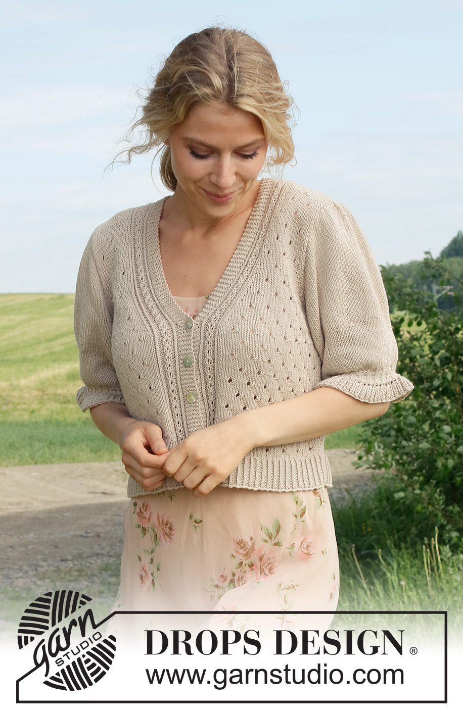 Charm Valley Cardigan / DROPS 232-31 - Strikket jakke i DROPS Safran. Arbeidet strikkes nedenfra og opp med hullmønster, V-hals og korte puffermer. Størrelse S - XXXL.