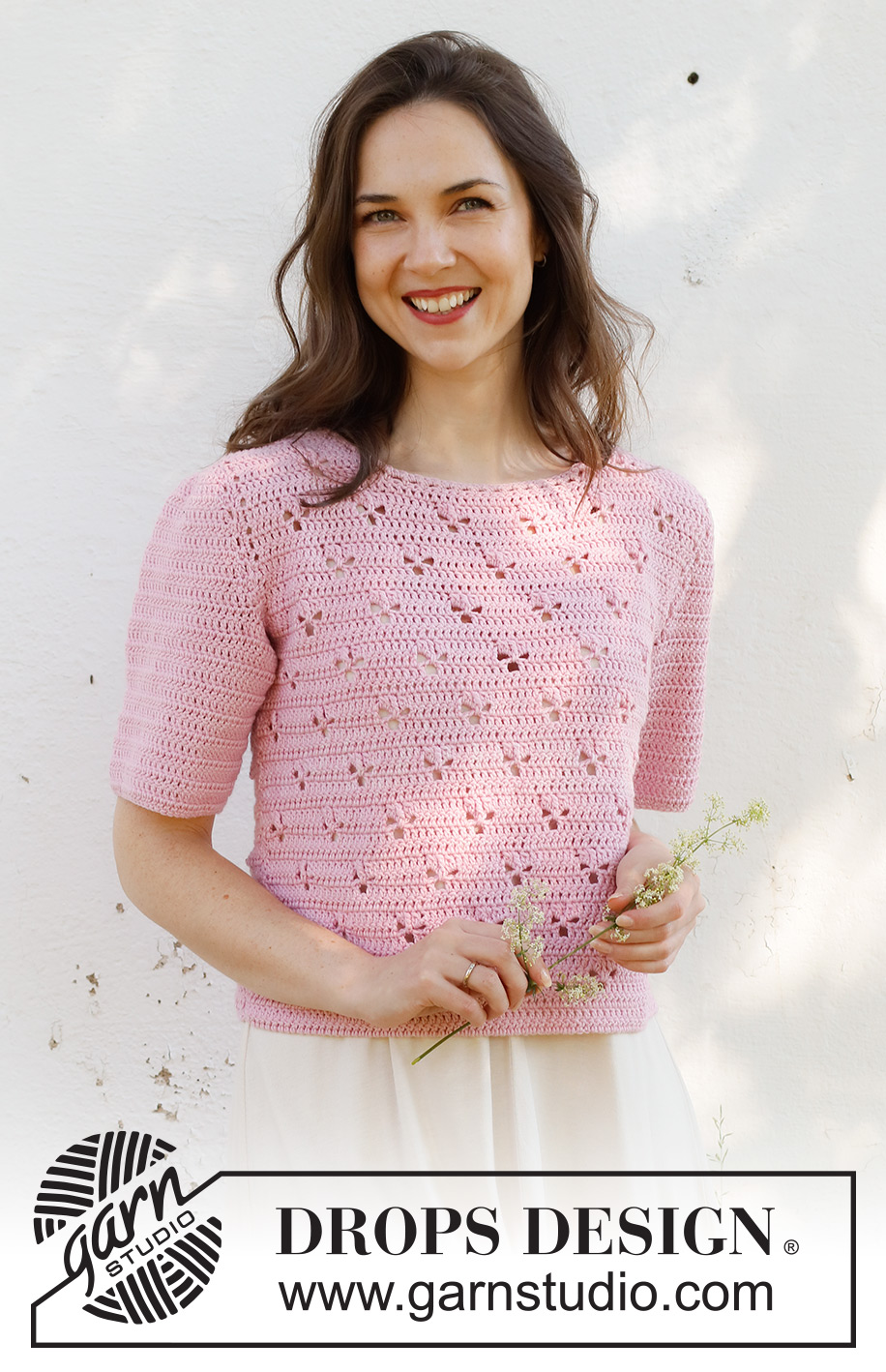 Hortense Top / DROPS 232-36 - Crocheted short-sleeve sweater in DROPS Cotton Merino. The piece is worked bottom up with lace pattern. Sizes S - XXXL.