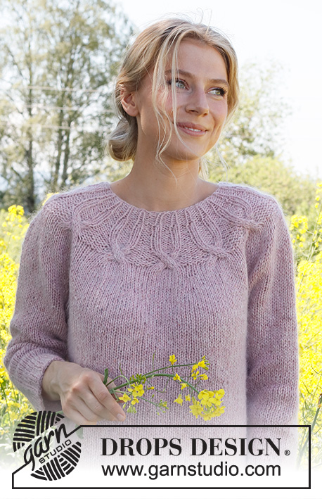 Sommerflørt / DROPS 232-41 - Maglione lavorato ai ferri in DROPS Soft Tweed e DROPS Kid-Silk. Lavorato dall’alto in basso con sprone rotondo, maniche a ¾ e trecce. Taglie: S – XXXL.
