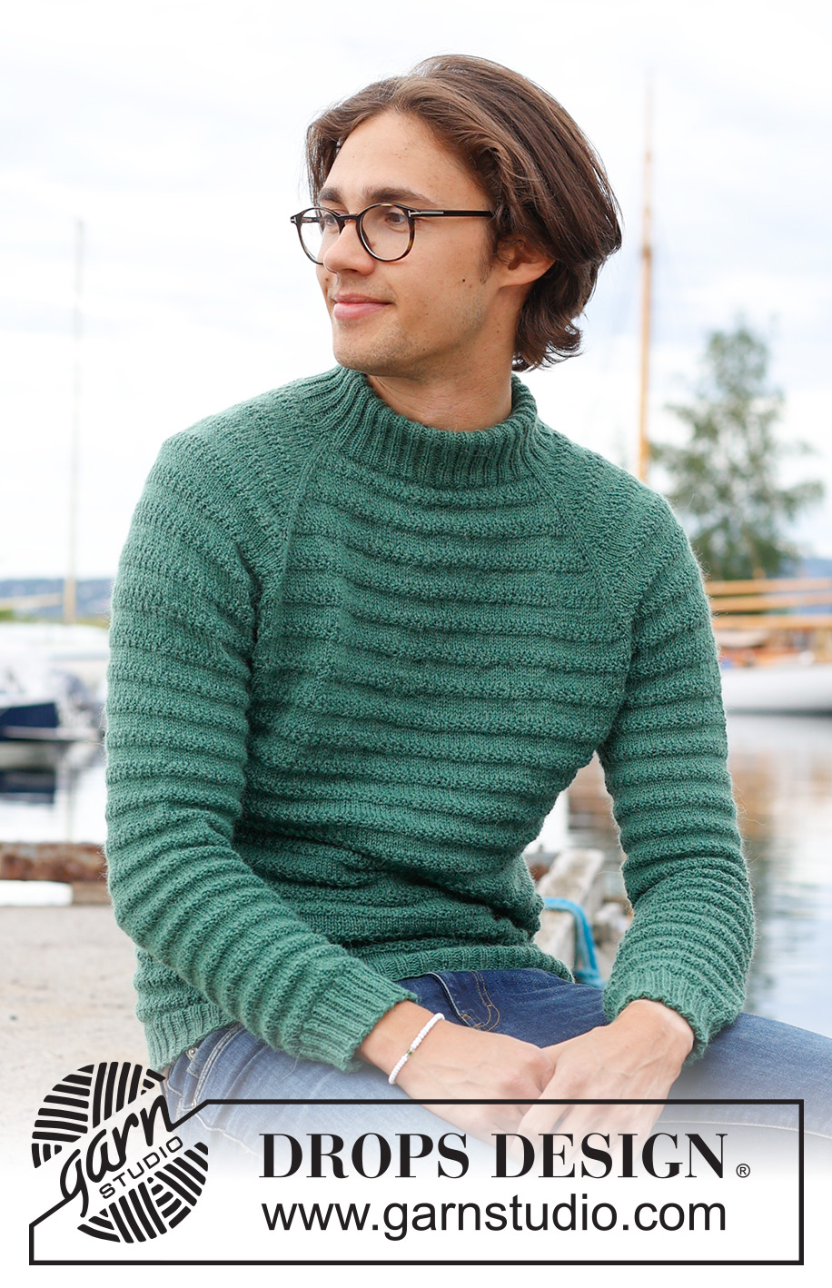 Green Harmony / DROPS 233-11 - Pull tricoté de haut en bas pour homme avec emmanchures raglan, point texturé et col doublé, . Du S au XXXL.