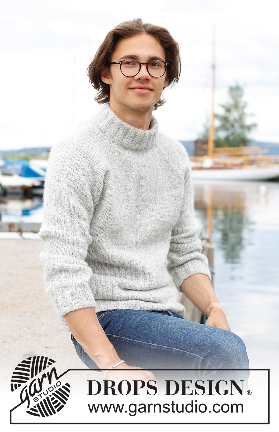 Early Moorning Mist / DROPS 233-6 - Maglione da uomo lavorato ai ferri in DROPS Air. Lavorato dall’alto in basso a maglia rasata, collo doppio e raglan. Taglie: S - XXXL.