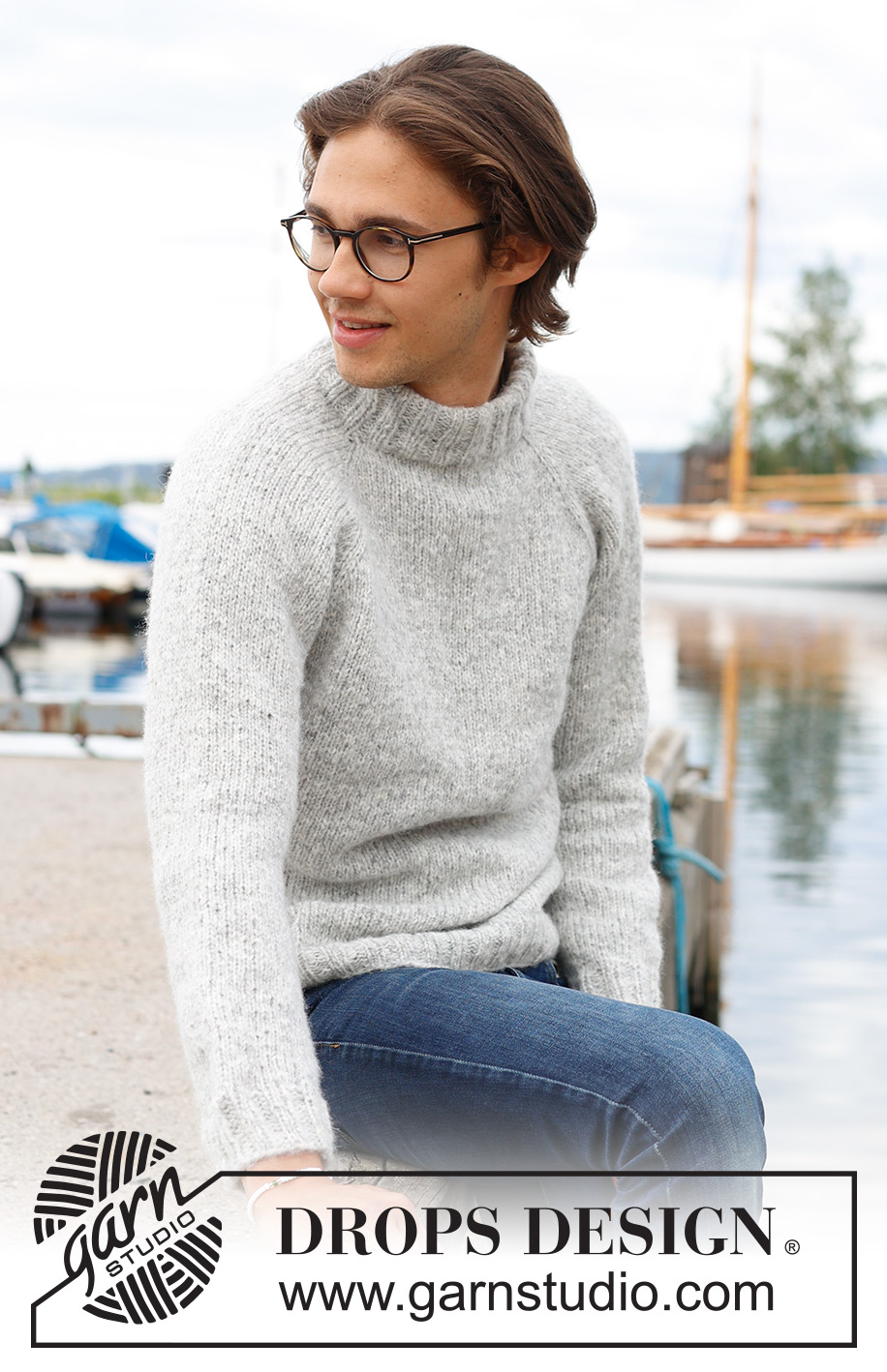 Early Moorning Mist / DROPS 233-6 - Maglione da uomo lavorato ai ferri in DROPS Air. Lavorato dall’alto in basso a maglia rasata, collo doppio e raglan. Taglie: S - XXXL.