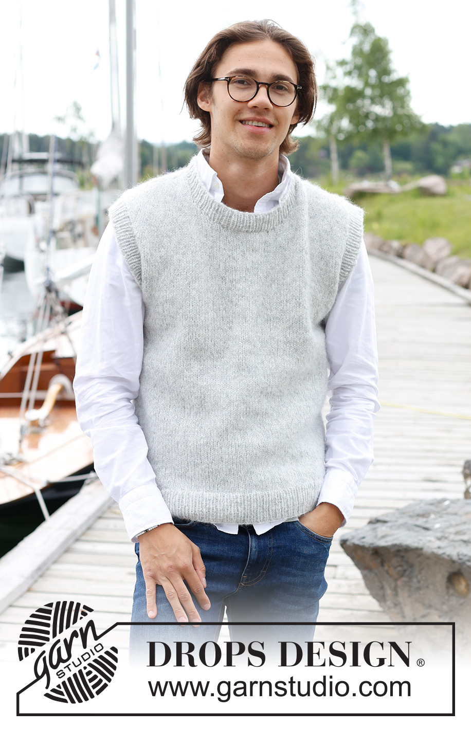 Lighthouse Vest / DROPS 233-7 - Gebreide top voor heren in DROPS Air. Het werk wordt van onder naar boven gebreid in tricotsteek. Maten S - XXXL.