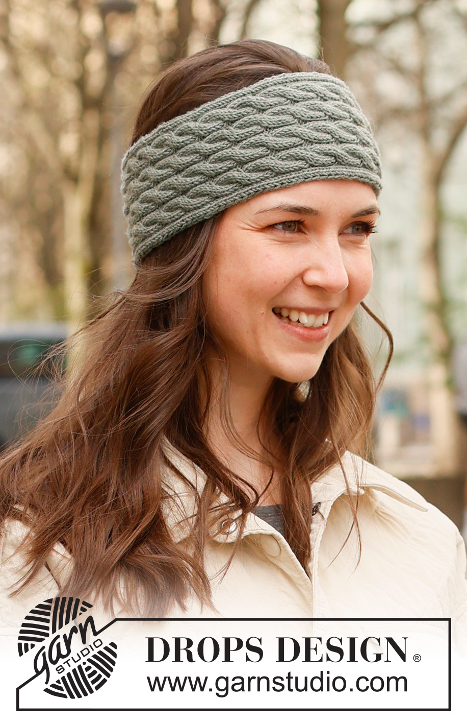 Waves of Sage / DROPS 234-15 - Knitted head band in DROPS BabyMerino. The piece is worked back and forth with cables.