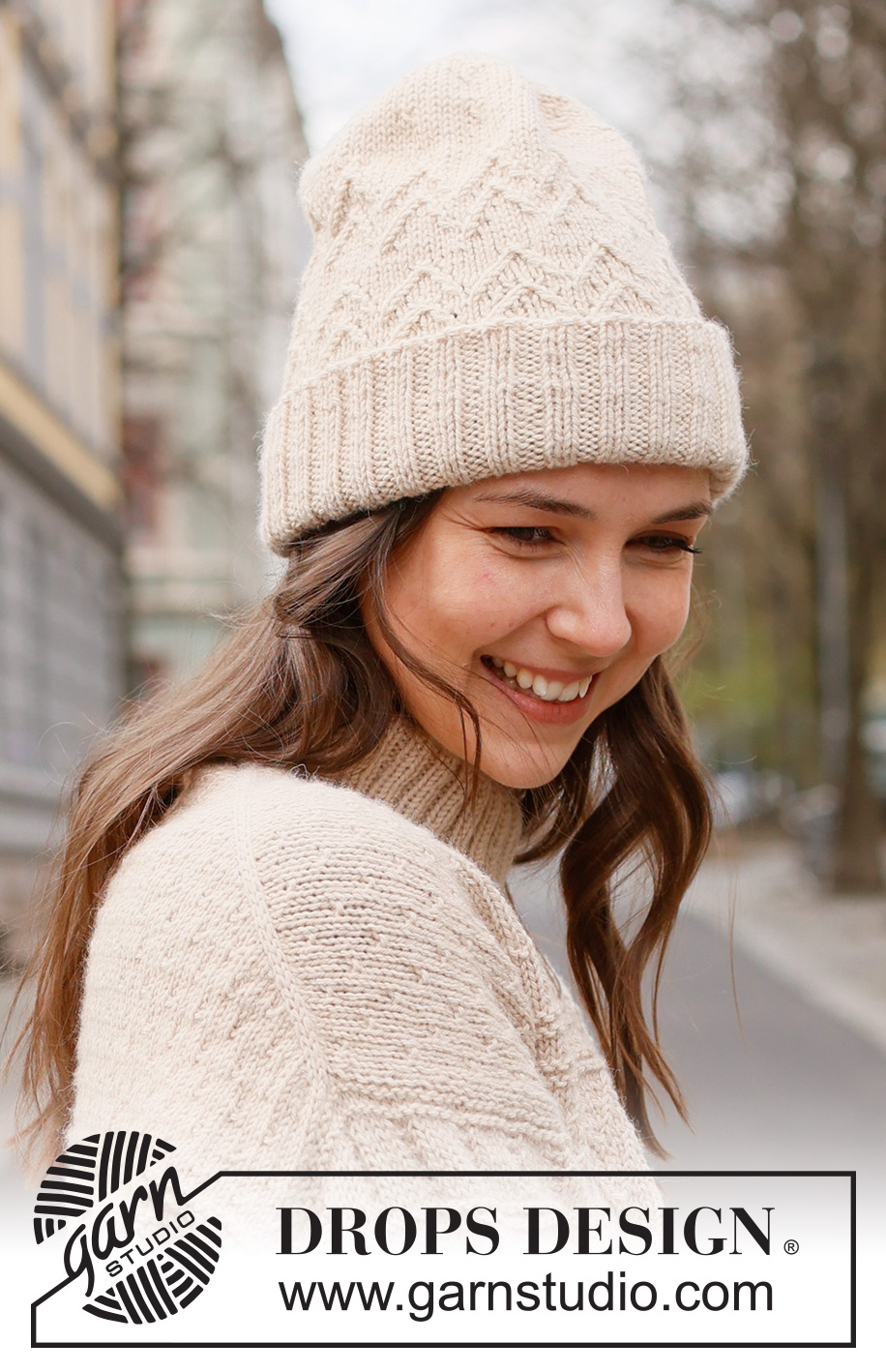 Nordic Impression / DROPS 234-27 - Knitted hat in DROPS Lima or DROPS Karisma. Piece is knitted bottom up with relief pattern.