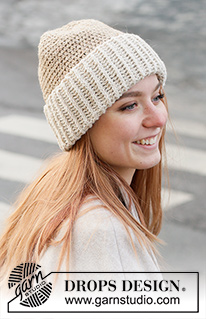 Peanut Butter Cookie Hat / DROPS 234-29 - Heklet lue i DROPS Soft Tweed. Arbeidet hekles i halvstaver med dobbel brettekant i struktur.