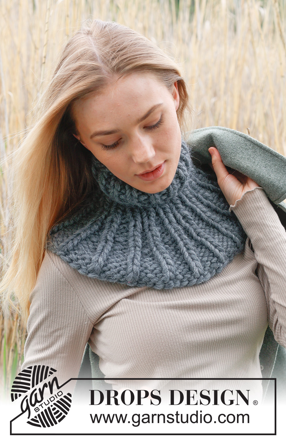 Polar Night Neck Warmer / DROPS 234-33 - Gola tricotada de cima para baixo, em canelado, em DROPS Polaris.