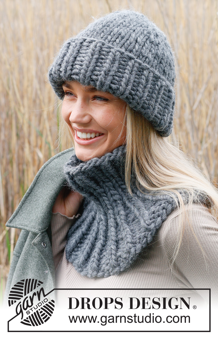 Polar Night Neck Warmer / DROPS 234-33 - Gola tricotada de cima para baixo, em canelado, em DROPS Polaris.