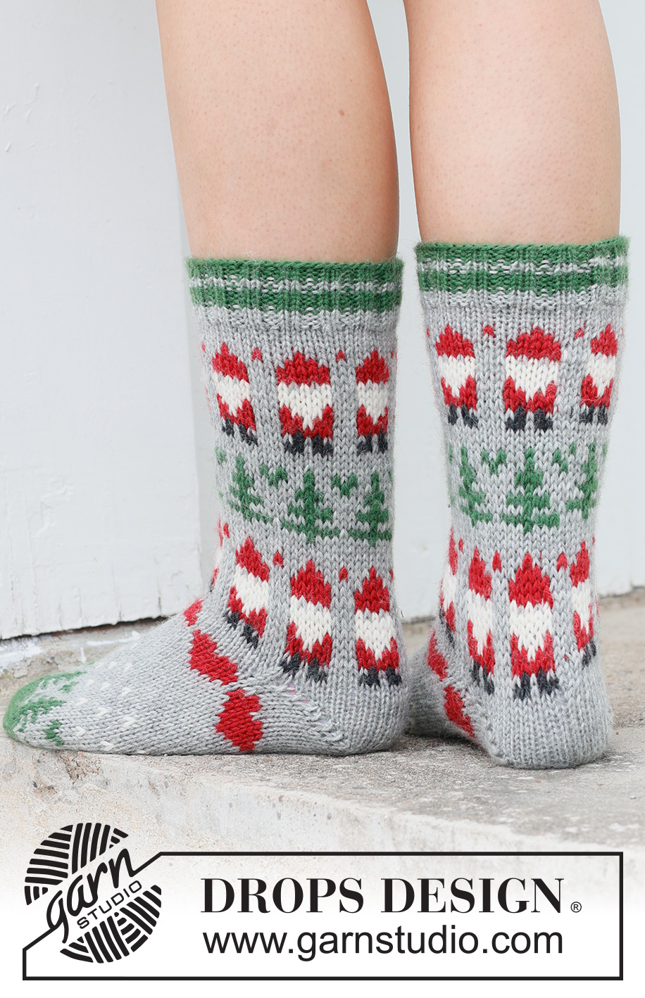 Christmas Time Socks / DROPS 234-63 - Knitted socks in DROPS Karisma. The piece is worked top down with coloured Santa, Christmas tree and heart-pattern. Sizes 35 – 43. Theme: Christmas.