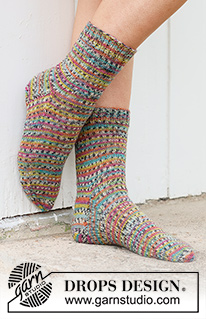 Halvhöga sockar / DROPS 234-67