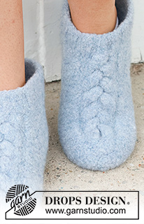 Braided Slippers / DROPS 234-71 - Gevilte en gebreid sloffen met kabel in DROPS Alaska. Het werk wordt van boven naar beneden gebreid. Maat 35-46.