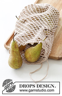 Seasonal Fruit / DROPS 234-77 - Heklað stórt net fyrir ávexti og grænmeti úr DROPS Safran. Stykkið er heklað í gatamynstri. Þema: Jól.