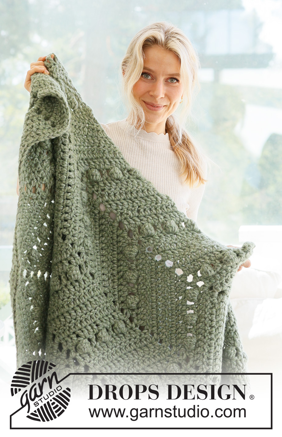 Scent of Pines / DROPS 234-8 - Couverture crochetée au point zigzag avec nopes, avec 2 fils DROPS Wish ou 1 fil DROPS Polaris.