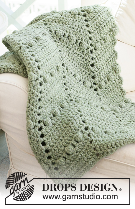 Scent of Pines / DROPS 234-8 - Couverture crochetée au point zigzag avec nopes, avec 2 fils DROPS Wish ou 1 fil DROPS Polaris.