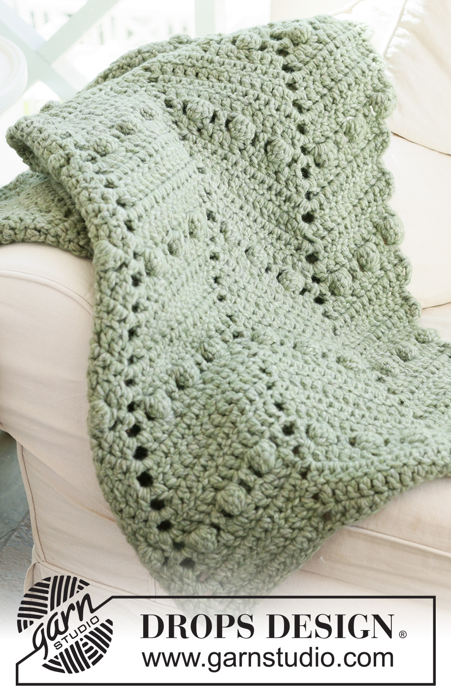 Scent of Pines / DROPS 234-8 - Couverture crochetée au point zigzag avec nopes, avec 2 fils DROPS Wish ou 1 fil DROPS Polaris.