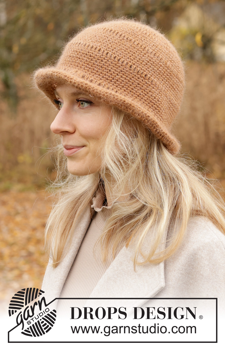 Tree Rings Hat / DROPS 234-81 - Chapeau crocheté en DROPS Flora en DROPS Kid-Silk. Se crochète de haut en bas avec point ajouré et bordure. Du S au XL.