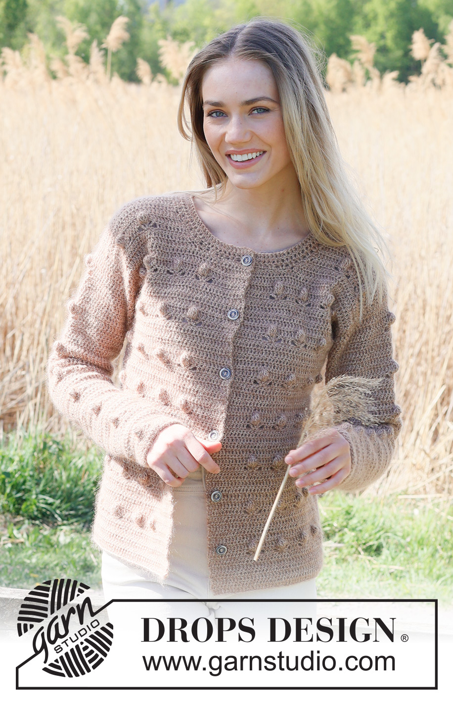 Coconut Grove Cardigan / DROPS 235-16 - Hæklet cardigan i DROPS Alpaca og DROPS Kid-Silk. Arbejdet hækles nedefra og op med bobler. Størrelse XS - XXL.