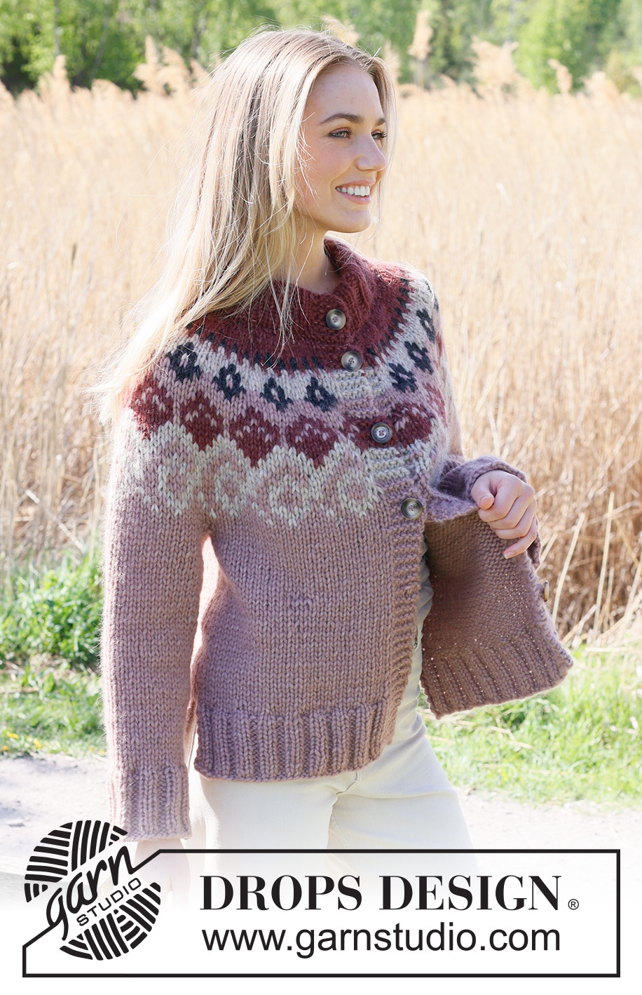 Norway Rose Cardigan / DROPS 235-19 - Ylhäältä alas neulottu jakku DROPS Wish-langasta. Työssä on kaksinkertainen pääntien reunus, kaarroke ja kirjoneuletta. Koot S-XXXL.
