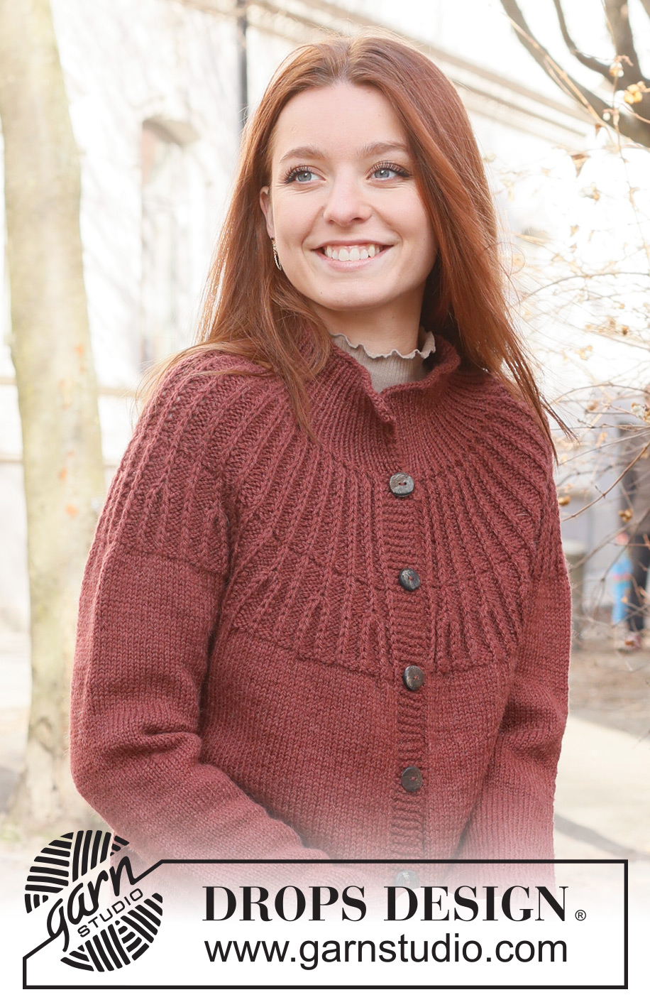Autumn Cardinal Cardigan / DROPS 235-23 - Ylhäältä alas neulottu jakku DROPS Lima-langasta. Työssä on kaarroke ja patenttisilmukoita. Koot S-XXXL.