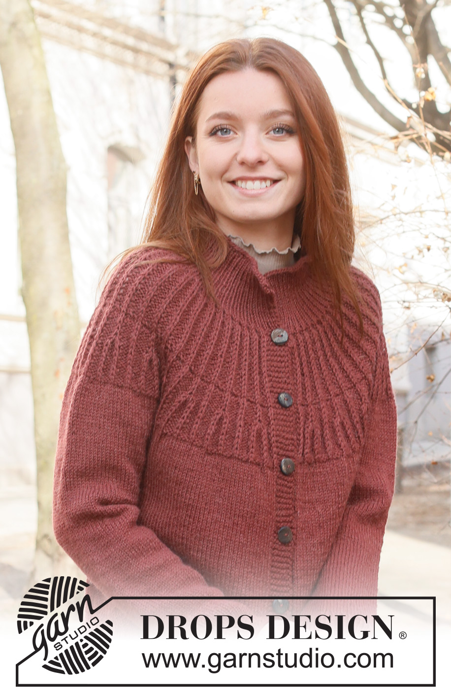 Autumn Cardinal Cardigan / DROPS 235-23 - Ylhäältä alas neulottu jakku DROPS Lima-langasta. Työssä on kaarroke ja patenttisilmukoita. Koot S-XXXL.