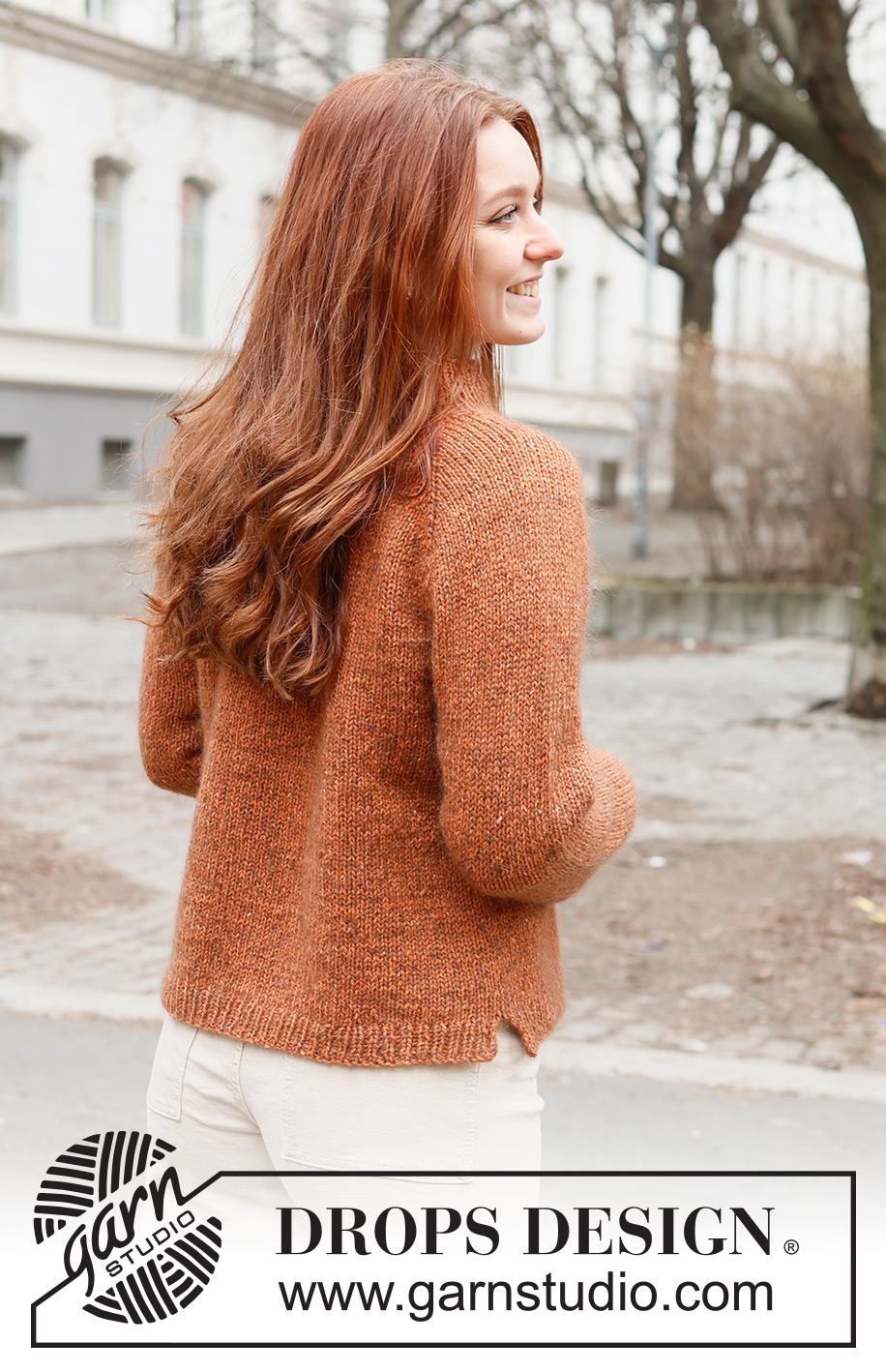 Autumn Ballade / DROPS 235-26 - Ylhäältä alas neulottu pusero DROPS Soft Tweed- ja DROPS Kid-Silk -langoista. Työssä on raglanlinjat ja sileää neuletta. Koot S-XXXL.