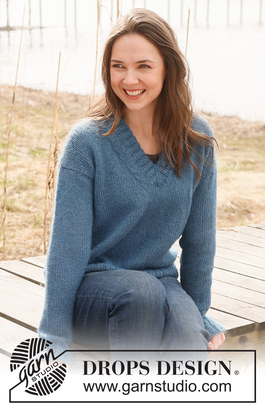 Rivière / DROPS 235-34 - Knitted sweater in DROPS Alpaca and DROPS Kid-Silk. The piece is worked bottom up with V-neck. Sizes XS - XXXL.