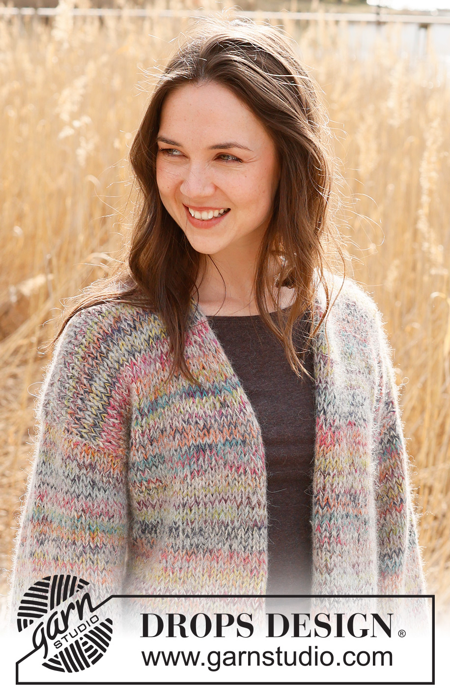 Sparkling Sunrise Cardigan / DROPS 235-35 - Strikket basic jakke i 1 tråd DROPS Brushed Alpaca Silk og 2 tråder DROPS Fabel. Arbeidet strikkes i glattstrikk nedenfra og opp. Størrelse XS - XXL.