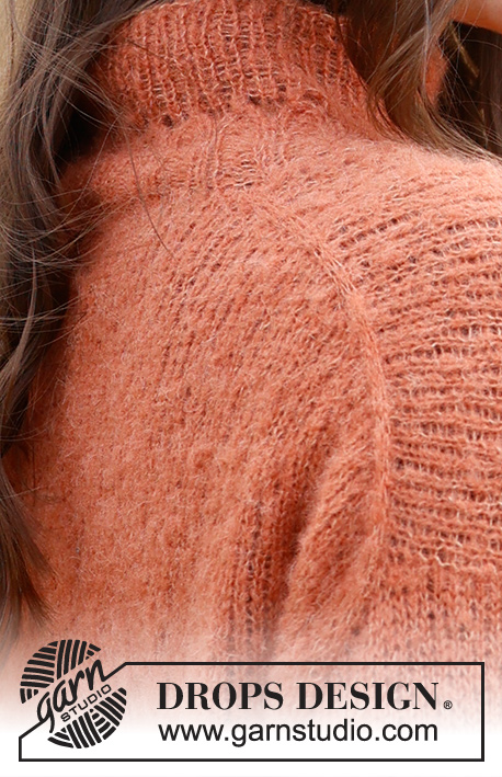 Marmalade / DROPS 236-23 - Pulovr se zešikmenými náramenicemi pletený shora dolů z příze DROPS Brushed Alpaca Silk. Velikost S - XXXL.