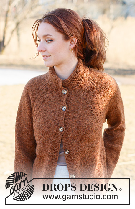 Spice Market Cardigan / DROPS 236-27 - Ylhäältä alas neulottu jakku DROPS Sky-langasta. Työssä on raglanlinjat, kohoneuletta ja sivuhalkiot. Koot S-XXXL.