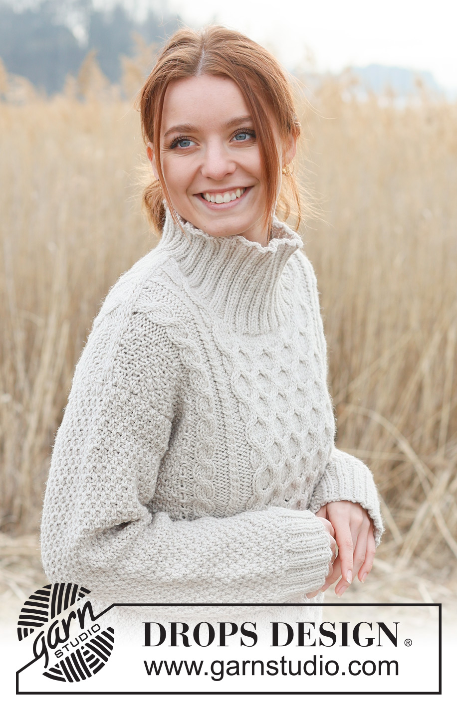 Sweet Honeycomb Jumper / DROPS 237-11 - Pull tricoté de bas en haut avec col montant, point rayons de miel, point de blé et torsades, en DROPS Alaska. Du S au XXXL