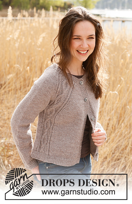 Autumn in the Air Cardigan / DROPS 237-21 - Chaqueta a punto en DROPS Karisma. La labor está realizada de arriba abajo, con raglán y trenzas. Tallas S - XXXL.