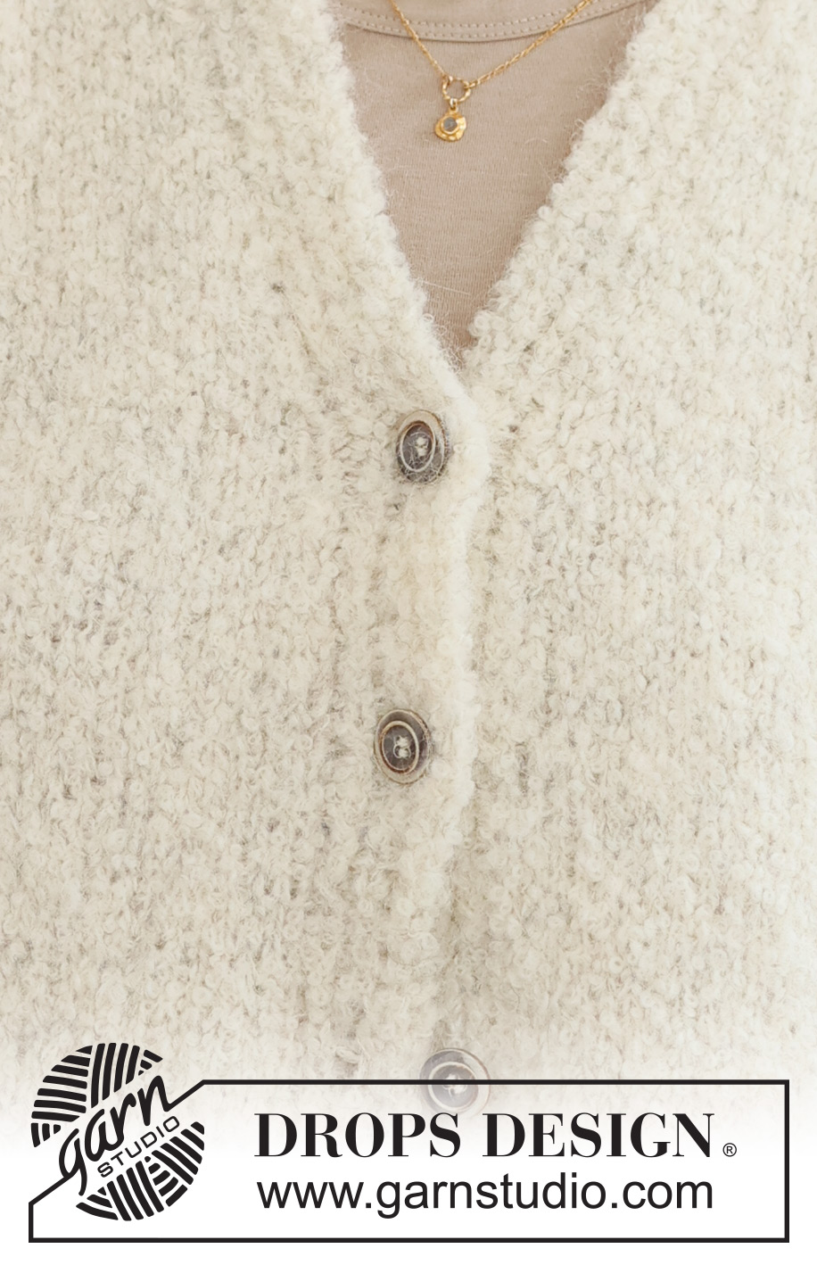 Snuggly Hug / DROPS 237-28 - Knitted jacket in DROPS Alpaca Bouclé and DROPS Kid-Silk. Piece is knitted bottom up in stocking stitch with vents in the sides, V-neck and edges in rib. Size XS – XXL.
