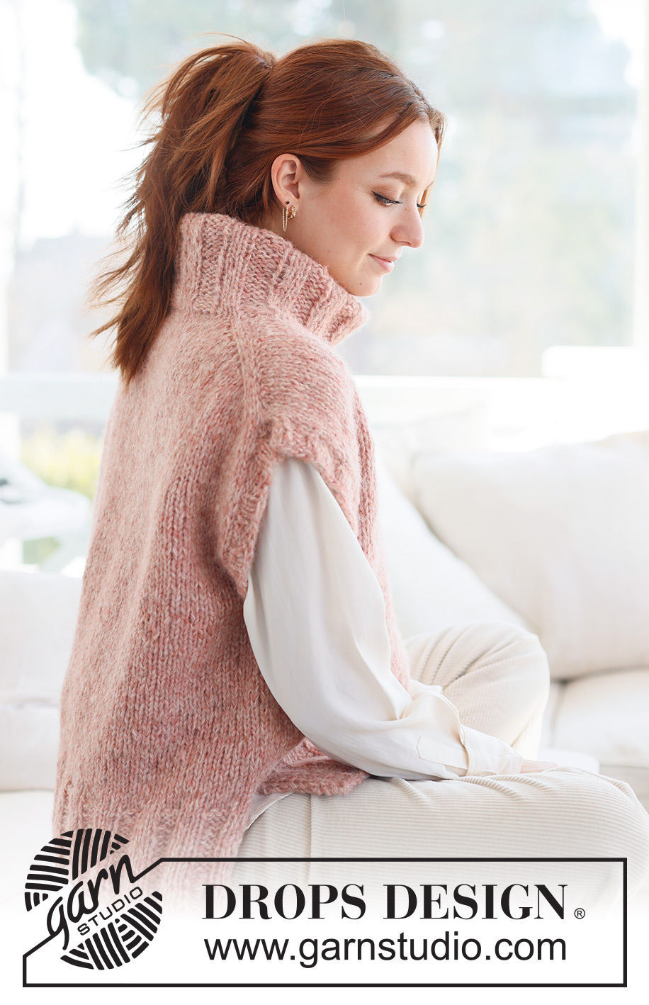 Pink Salt Vest / DROPS 237-3 - Strikket vest i DROPS Air og DROPS Brushed Alpaca Silk. Arbejdet strikkes oppefra og ned i glatstrik med europæisk skulder / skrå skulder og høj hals. Størrelse S - XXXL.