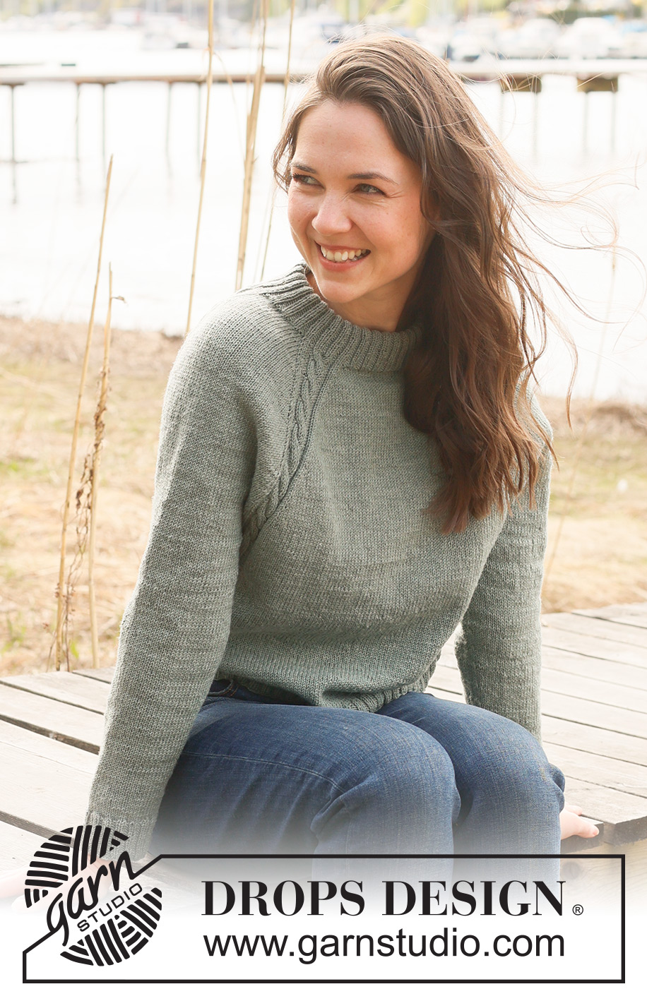 Sage Twist / DROPS 237-31 - Sweter na drutach, przerabiany od góry do dołu, z reglanowymi rękawami, podwójnym wykończeniem dekoltu i warkoczami, z włóczki DROPS BabyMerino. Od S do XXXL.